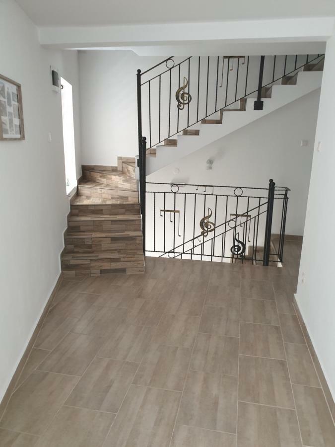 Appartamento Casa Sky Orşova Esterno foto